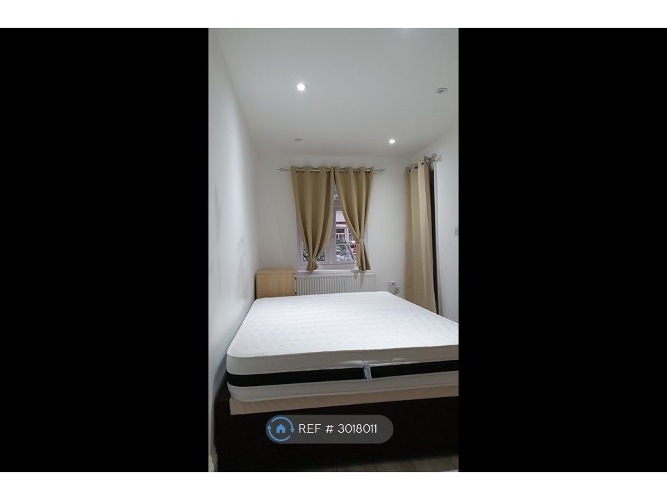 Property photo 1 of 6 Bed Room