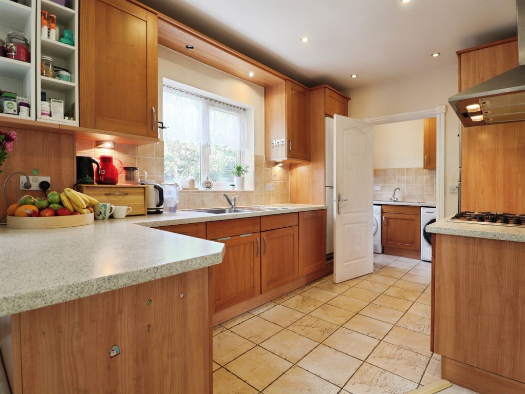 Property photo 3 of 31