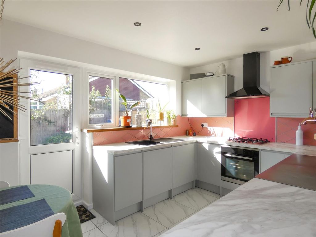 Property photo 3 of 13 Kitchen/Breakfast Room