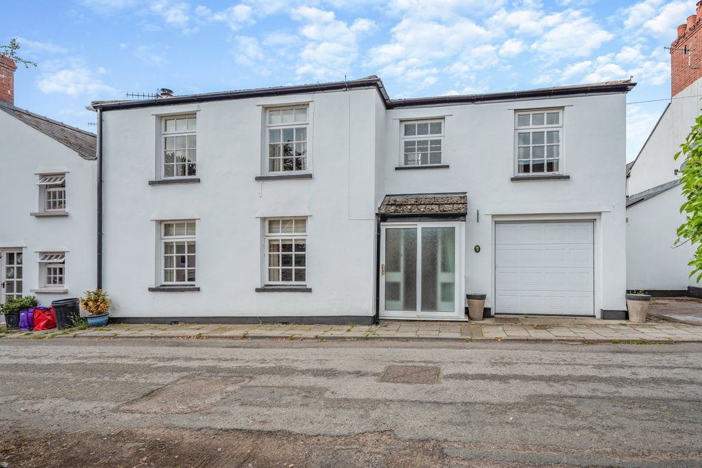 Property photo 1 of 30
