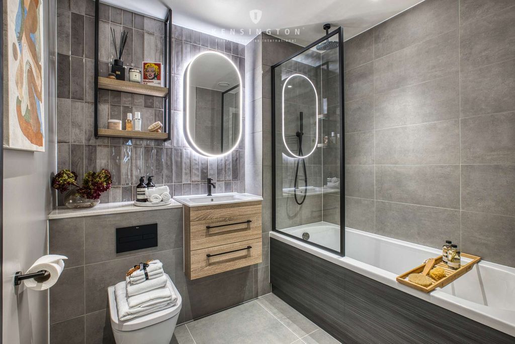 Property photo 2 of 23