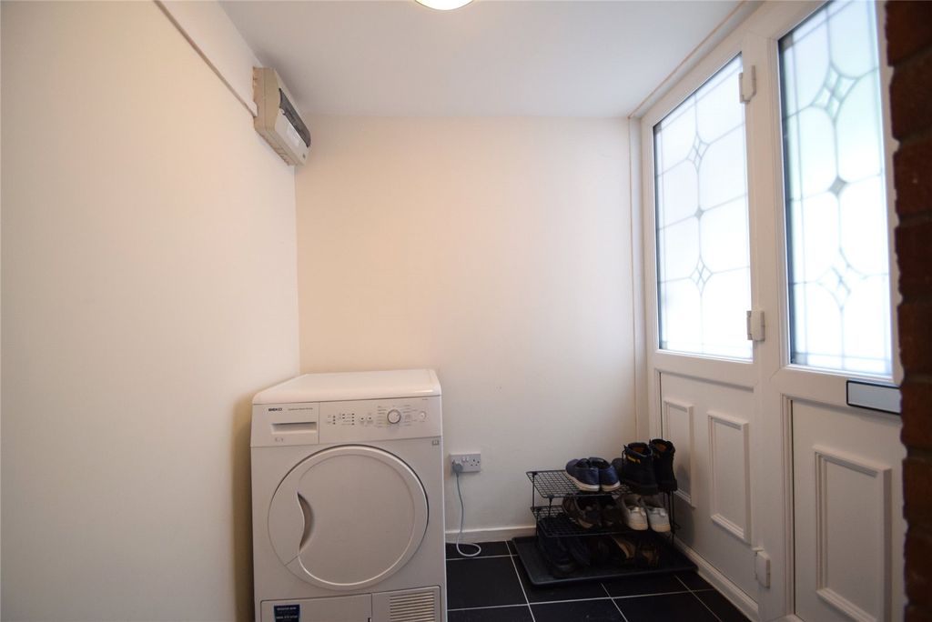 Property photo 3 of 17 Picture No. 01