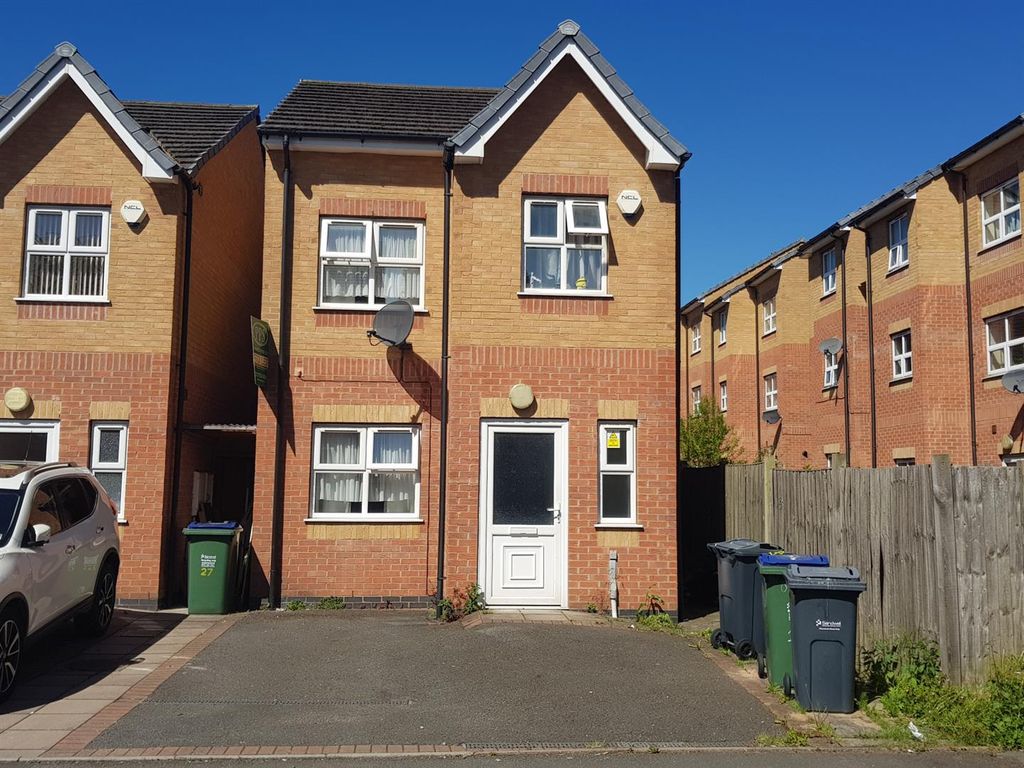 Property photo 1 of 17 Farmend Close