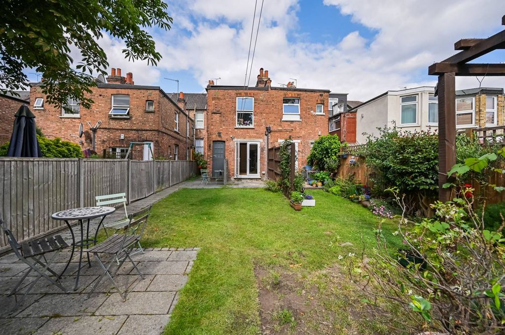 Property photo 1 of 12