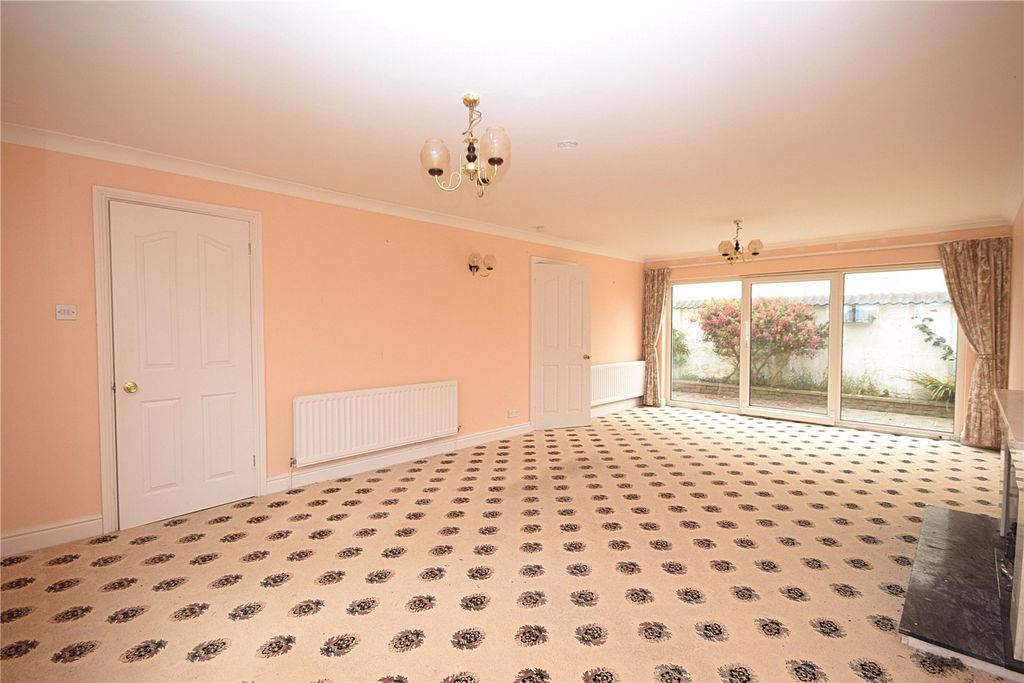 Property photo 3 of 17 Picture No. 11