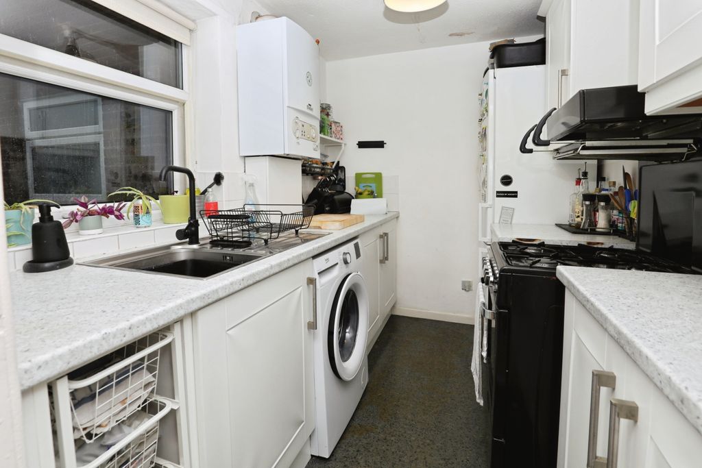 Property photo 3 of 15