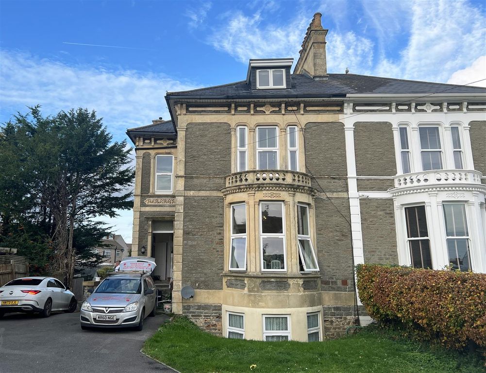 Property photo 1 of 17 1 - Spacious Garden Flat For Auction, Kingswood.Jp