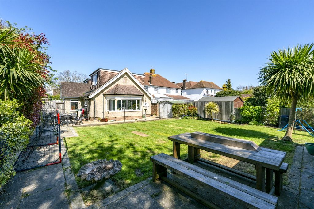 Property photo 2 of 31 Picture No. 19