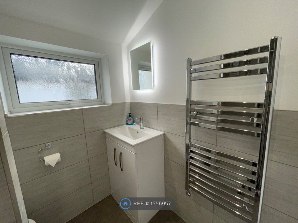 Property photo 3 of 14 Room 3 En-Suite