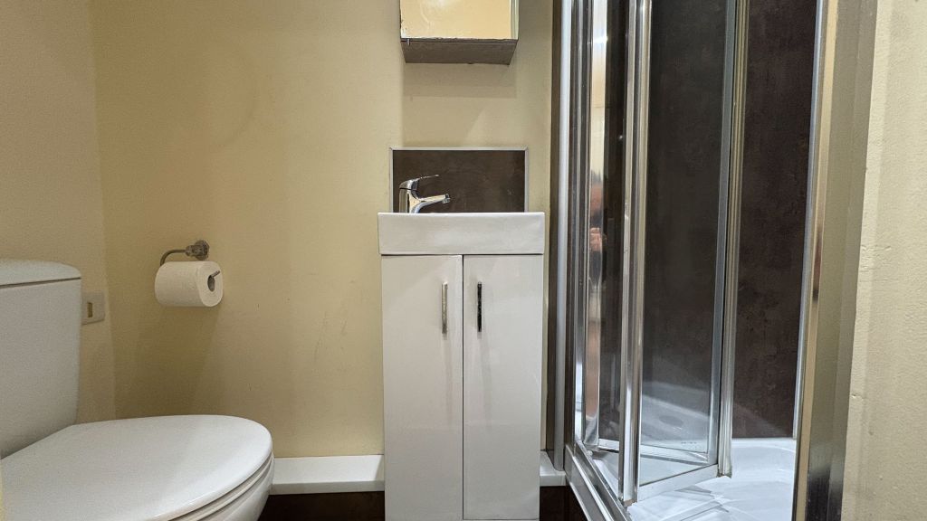 Property photo 3 of 6 Bathroom