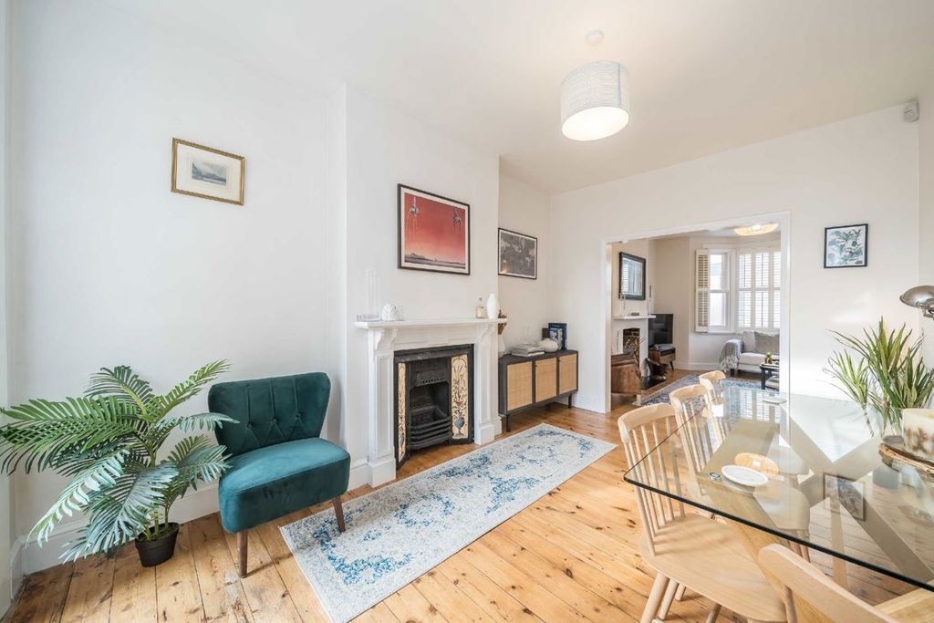 Property photo 3 of 8