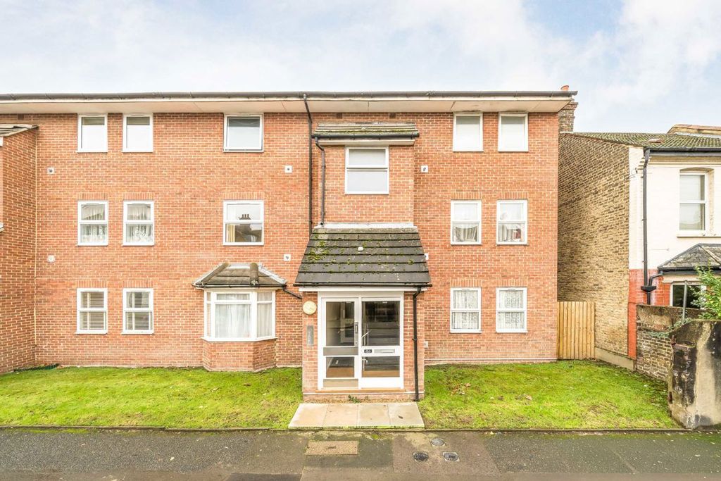 Property photo 3 of 8