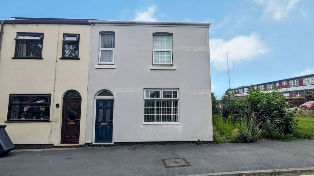 Property photo 2 of 26