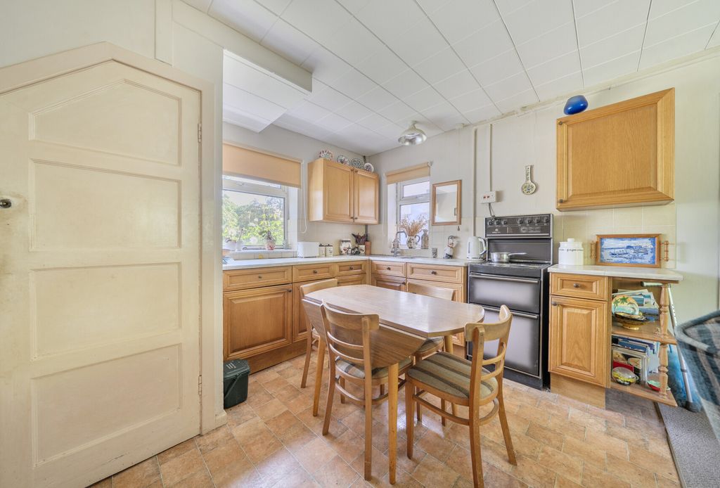 Property photo 3 of 10 1465588-11-6A15cd...