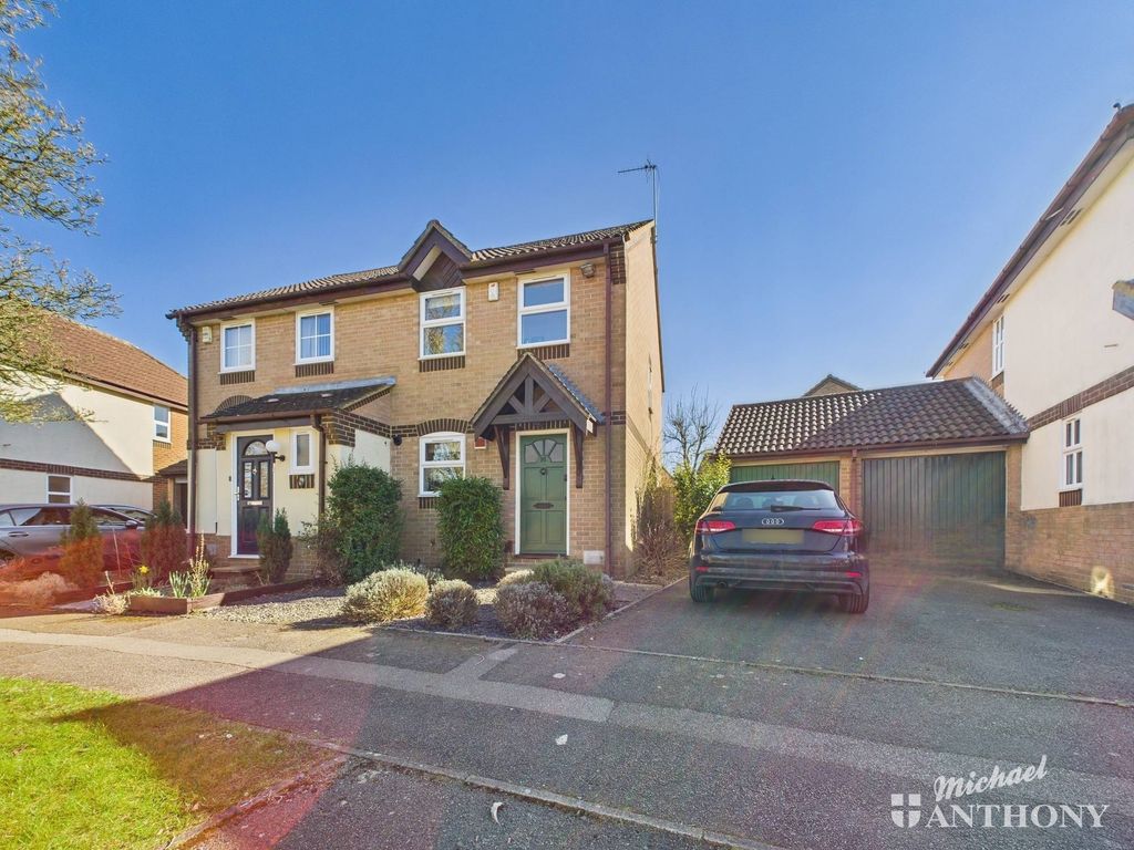 Property photo 1 of 9 Cam02773G0-Pr0266-Still016