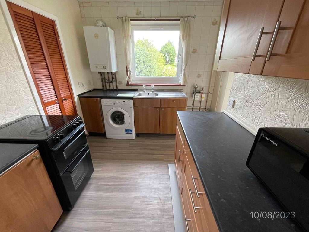 Property photo 2 of 11 Kitchen
