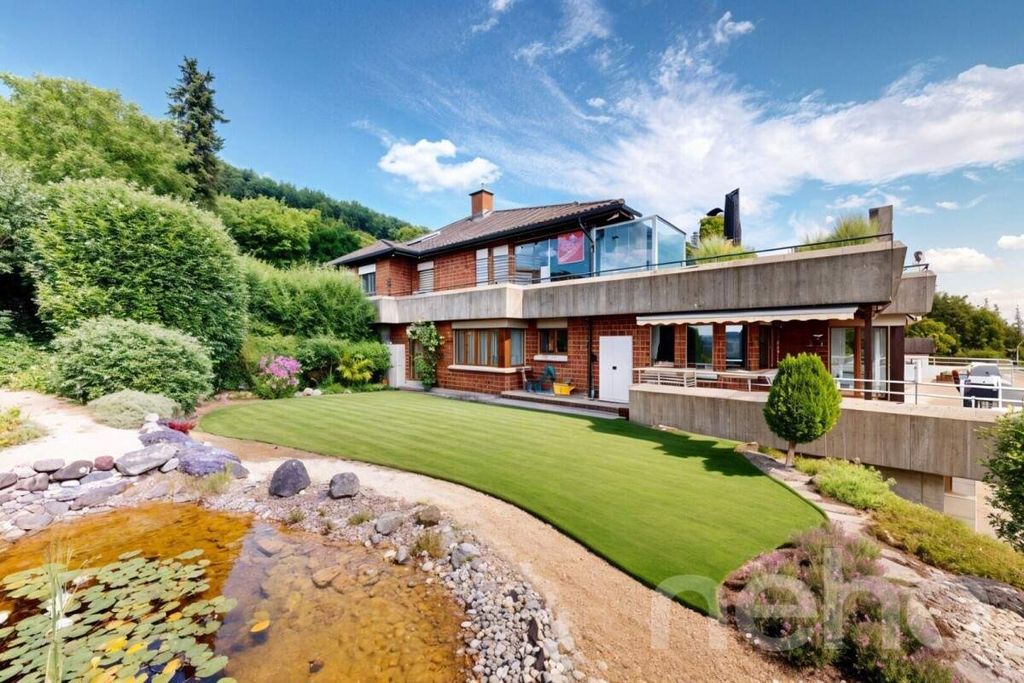 Property photo 3 of 12