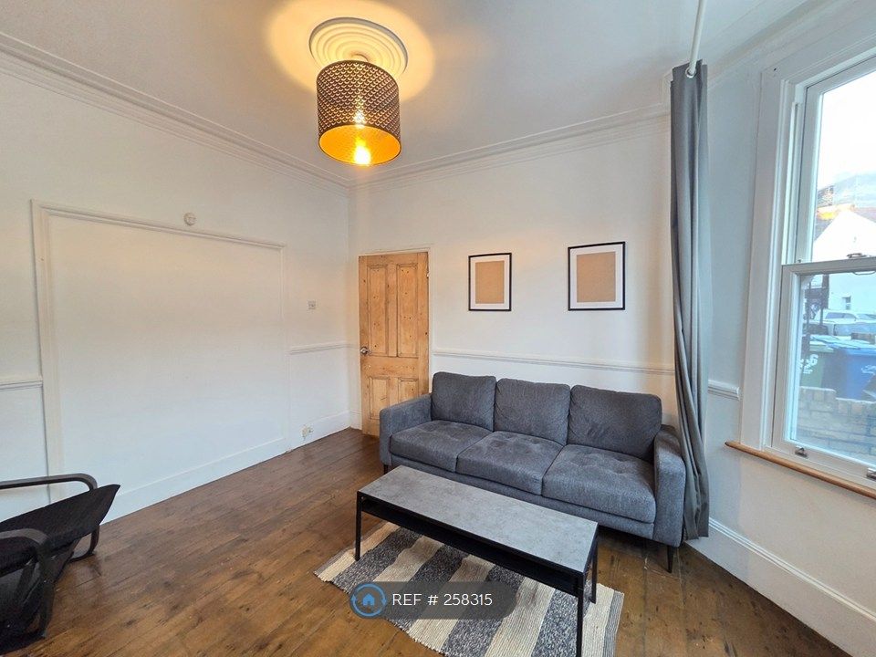 Property photo 2 of 24