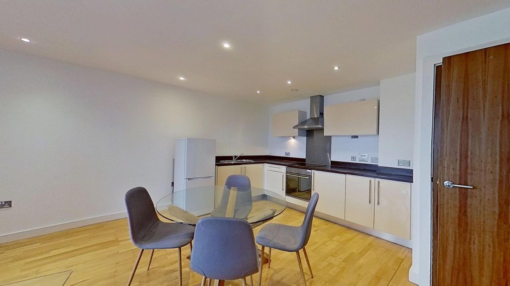 Property photo 2 of 21 Kitchen