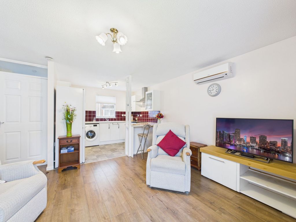 Property photo 2 of 12