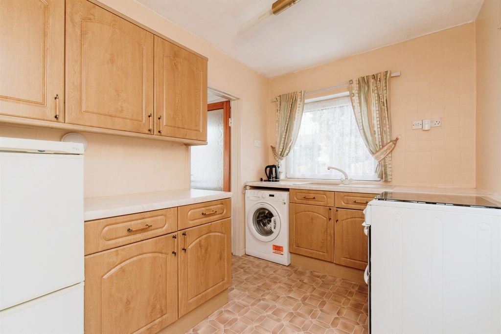 Property photo 3 of 18