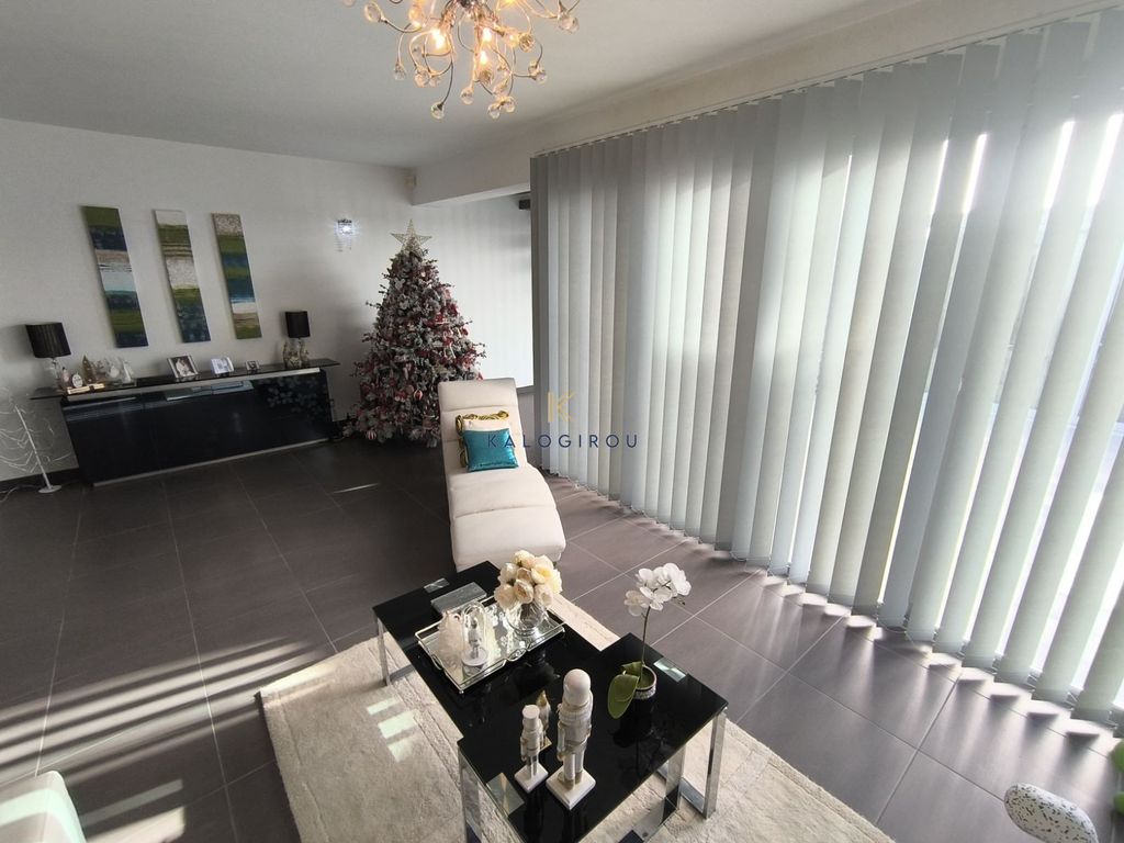 Property photo 3 of 31