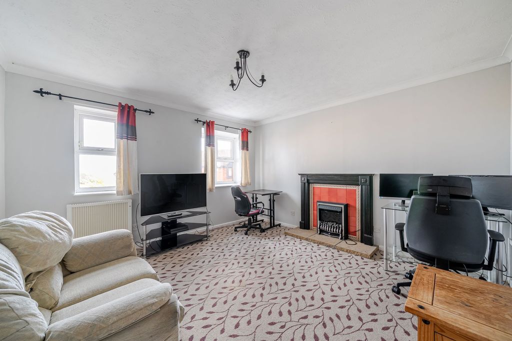 Property photo 2 of 9