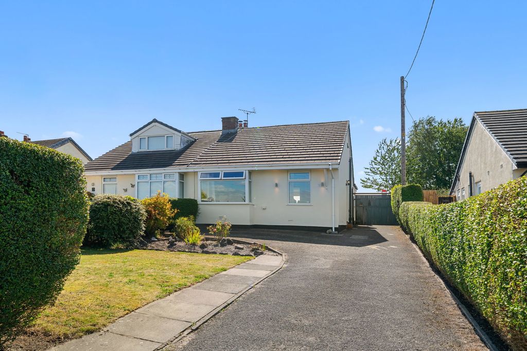 Property photo 1 of 43