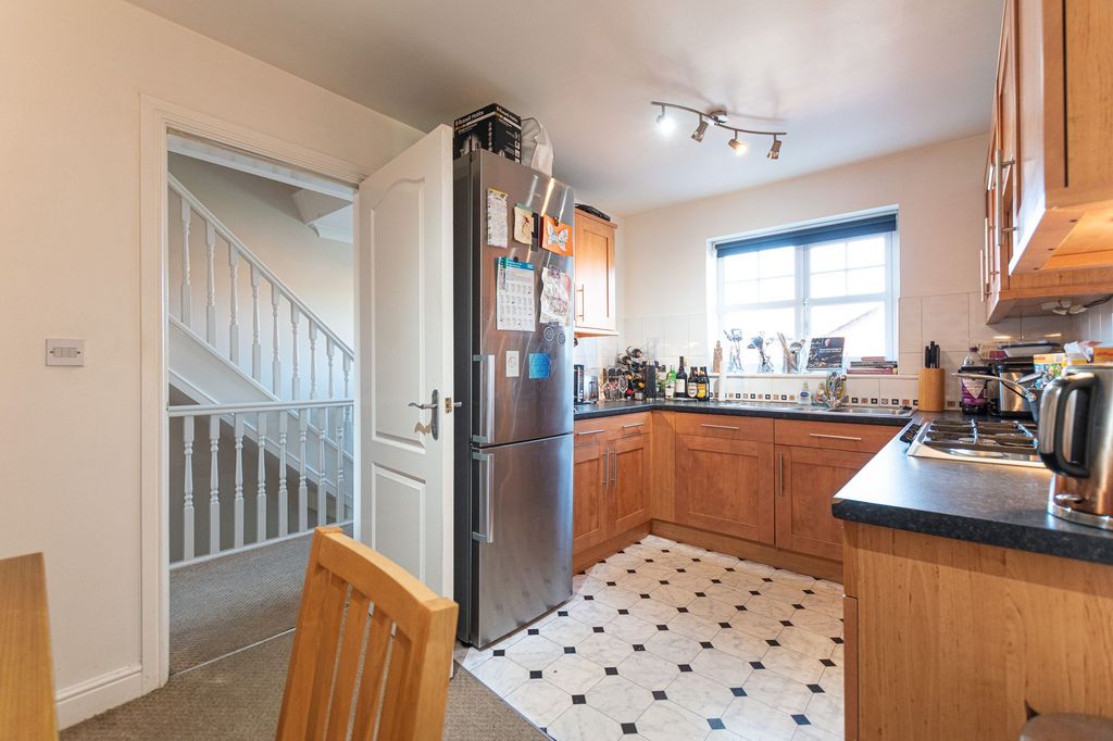 Property photo 3 of 12
