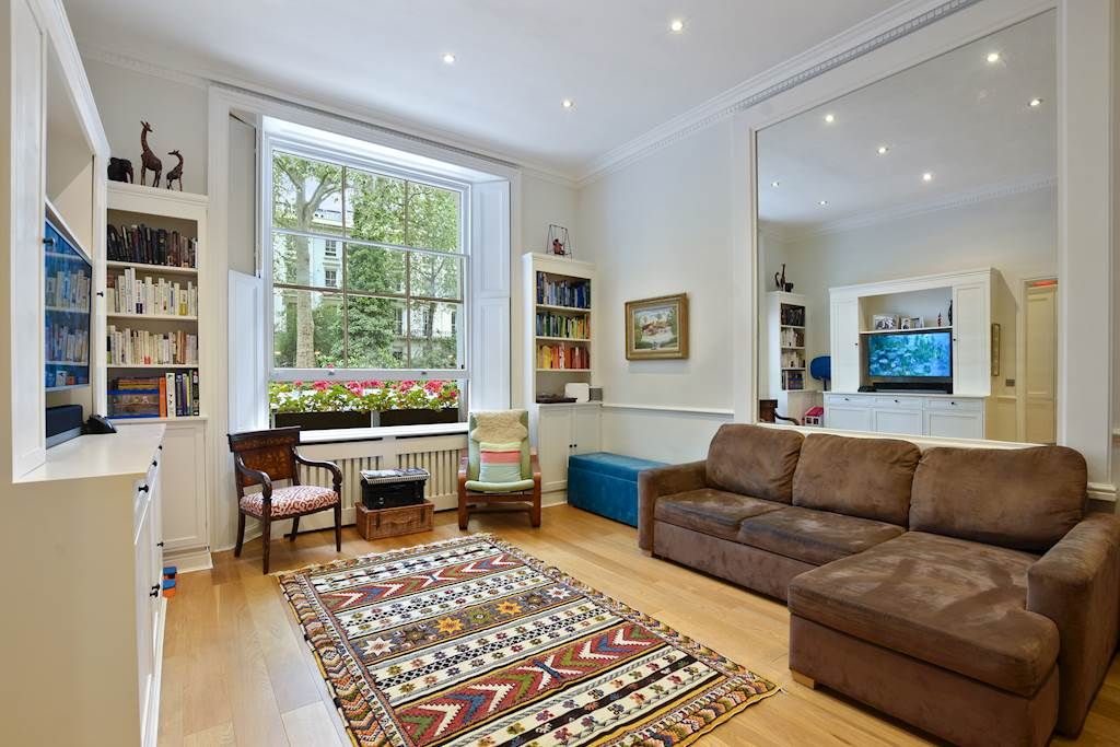 Property photo 1 of 9 Living Room