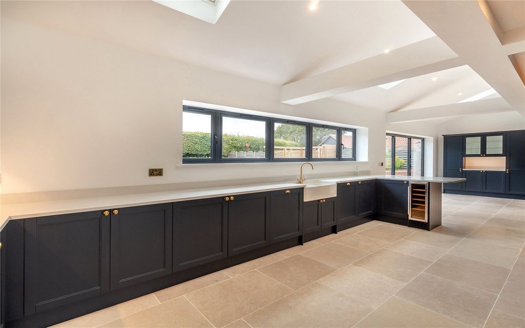 Property photo 2 of 27 Kitchen