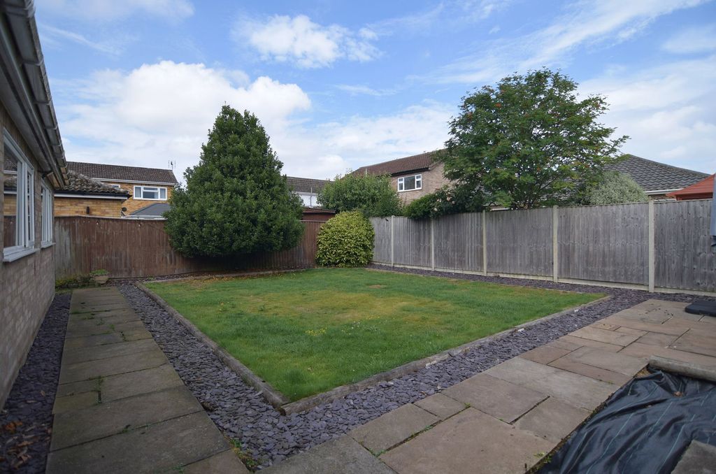 Property photo 3 of 14 3 - Garden