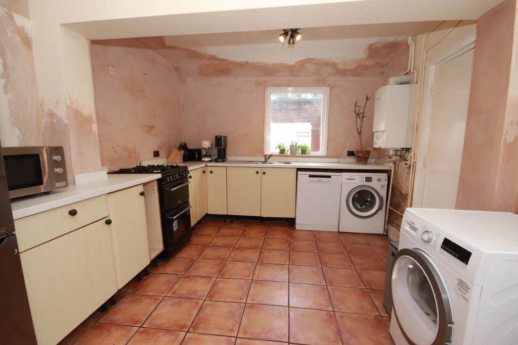 Property photo 3 of 18