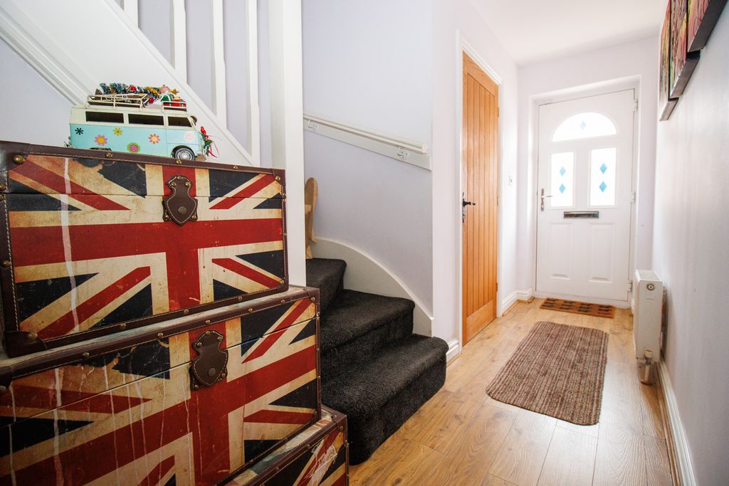 Property photo 2 of 19