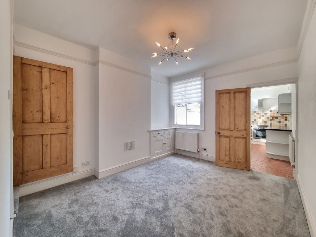 Property photo 3 of 9