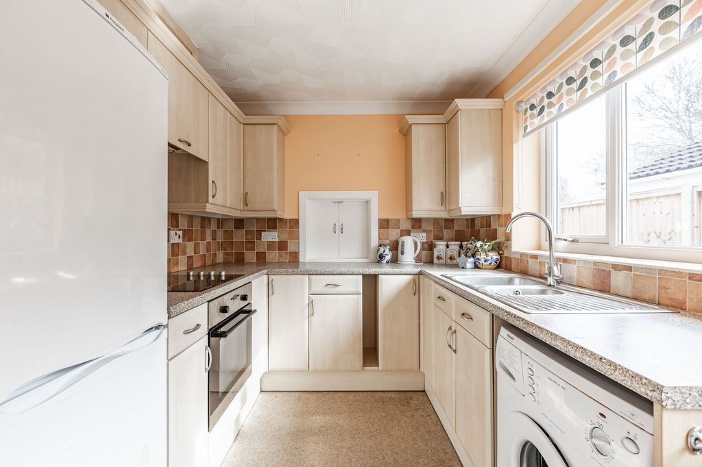 Property photo 2 of 14