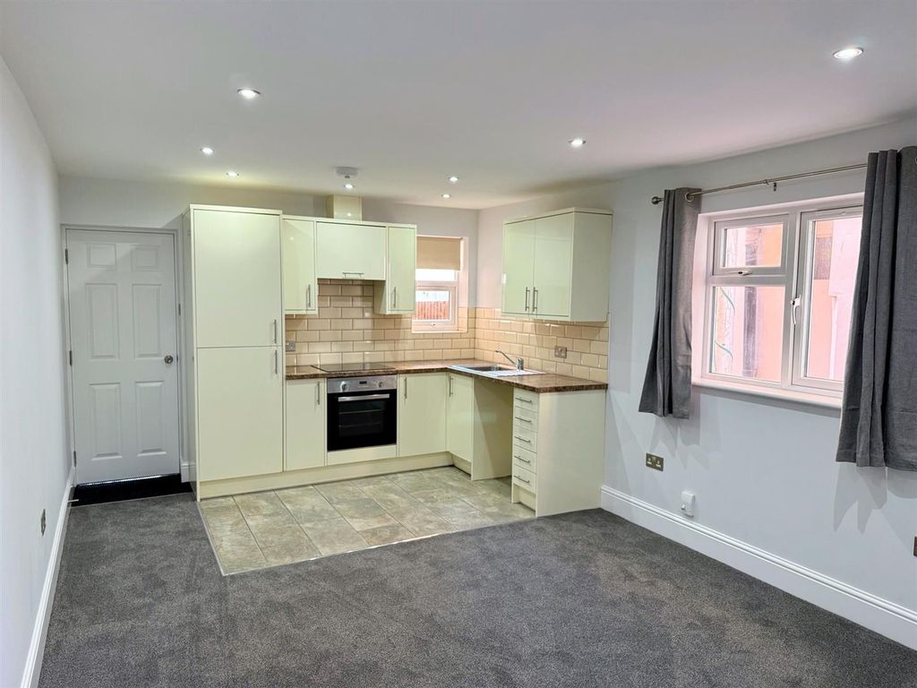 Property photo 3 of 13 Img_8860.Jpg