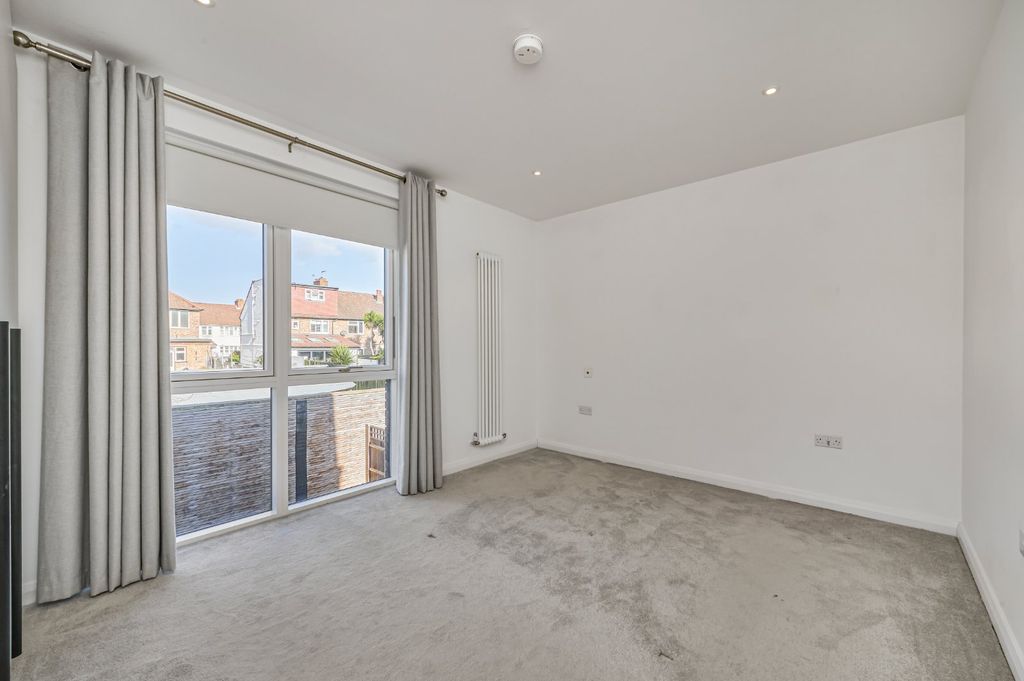 Property photo 2 of 10 Picture No. 52