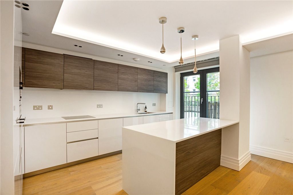 Property photo 3 of 14 Picture No. 12