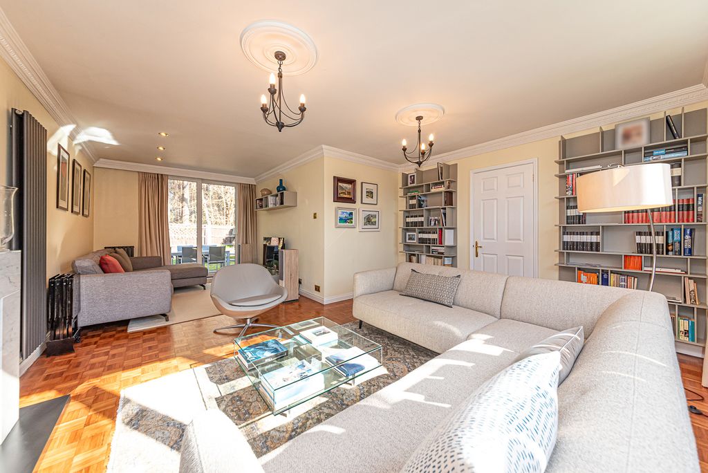 Property photo 2 of 19 Living Room