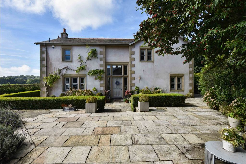 Property photo 2 of 57