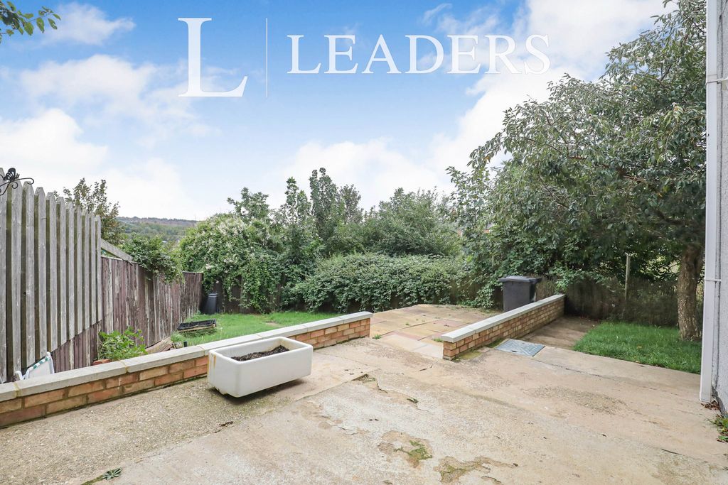Property photo 2 of 10 10