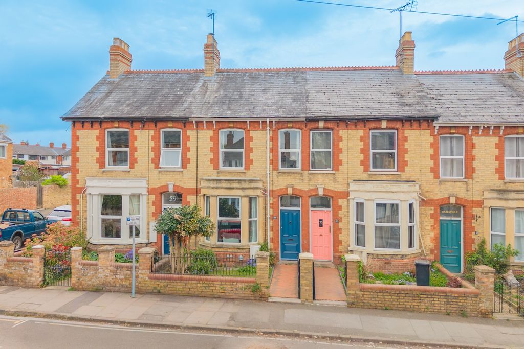 Property photo 1 of 15 Ewemove Taunton Leslie Avenue (8)