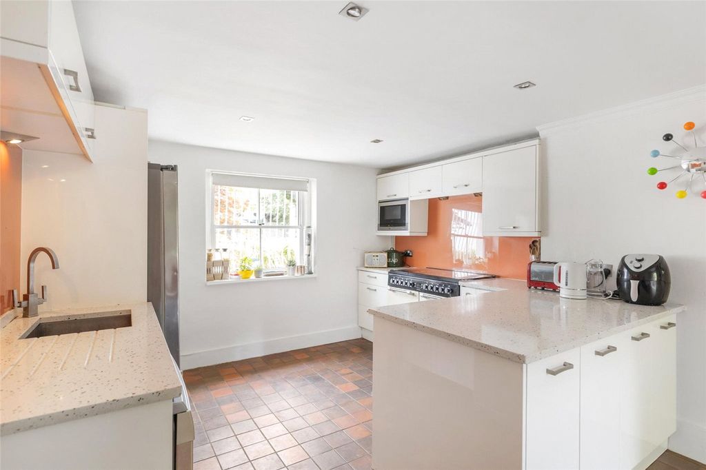 Property photo 3 of 29 Picture No. 33