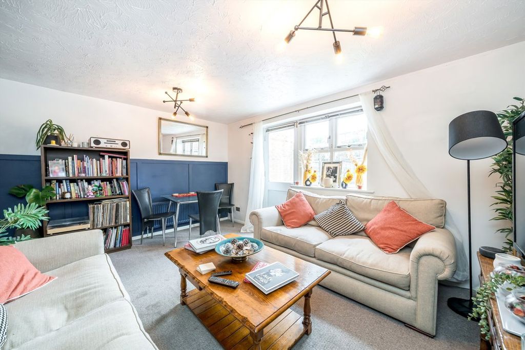 Property photo 2 of 7