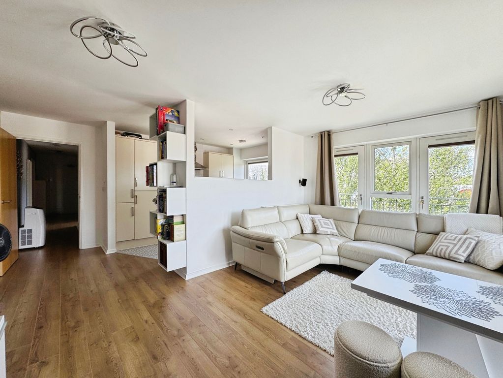 Property photo 3 of 11 Pbox-Img.Jpg