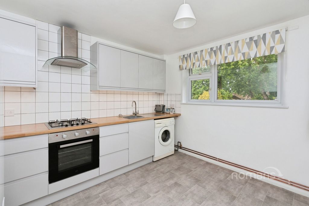 Property photo 2 of 13 Pbox-Img.Jpg