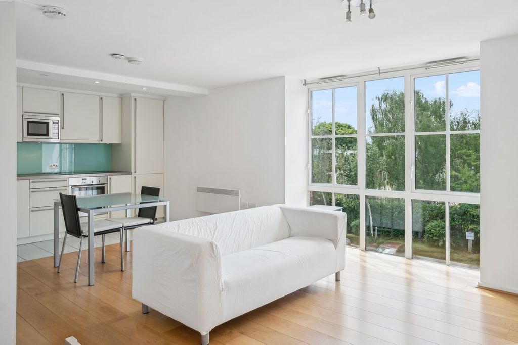 Property photo 1 of 9