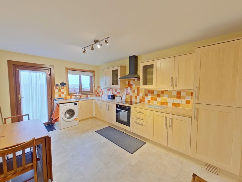 Property photo 3 of 10 Photo 9