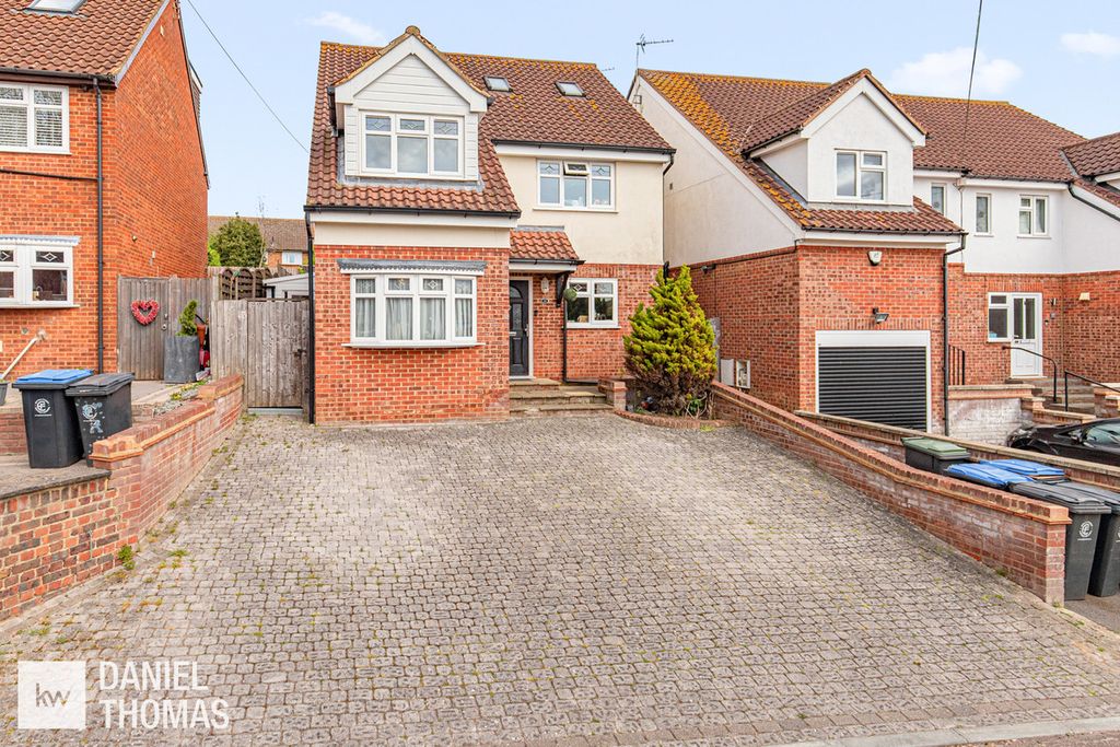 Property photo 2 of 32